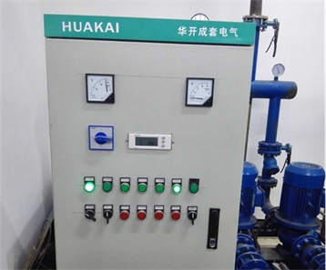 安裝，調(diào)試中的換熱機(jī)組電器柜